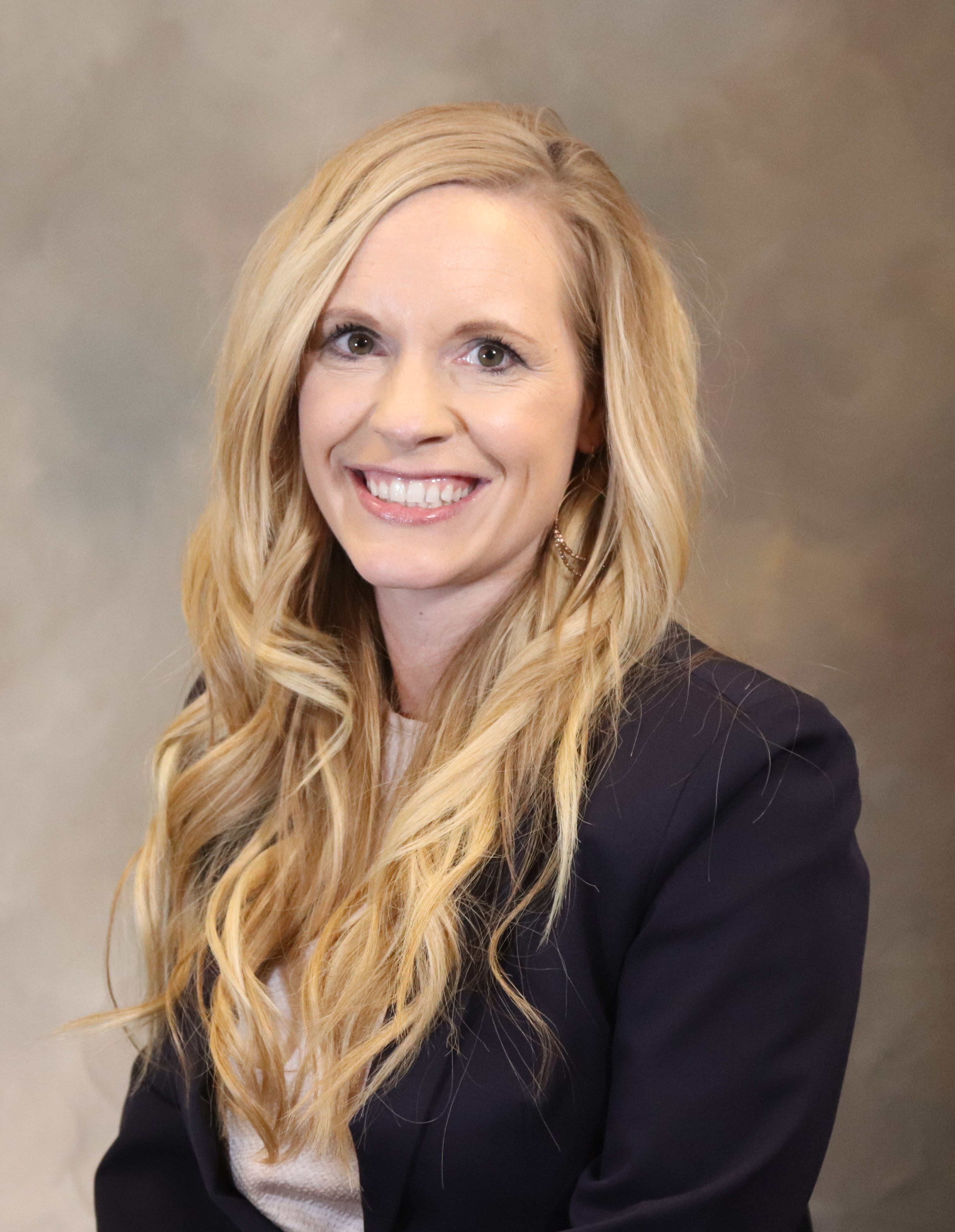 22_Professional Headshot - Elizabeth Ressie